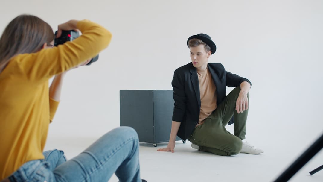 fashion product video, studio model